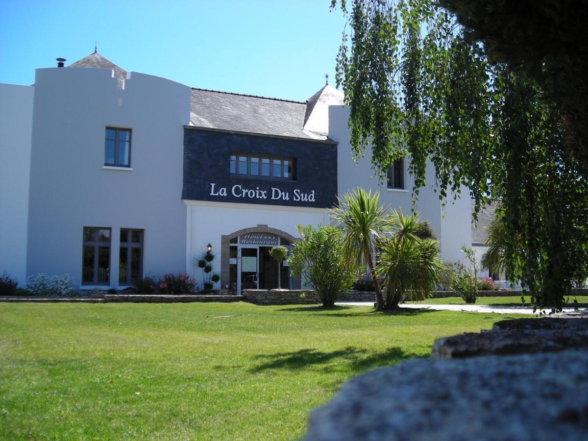 Logis Hotel La Croix Du Sud Le Tour-du-Parc المظهر الخارجي الصورة